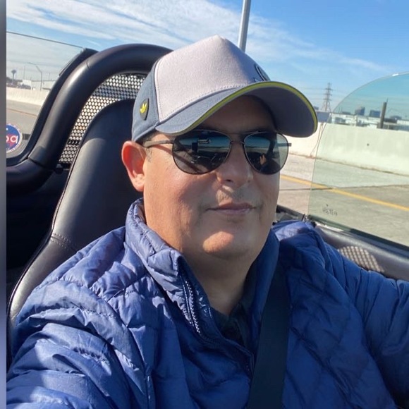 Meet your Posher, Enrique - Picture 1 of 1